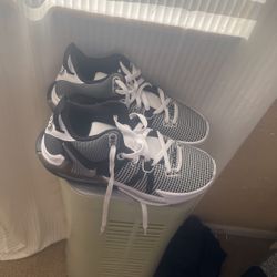 Size 10 I only wore them one time