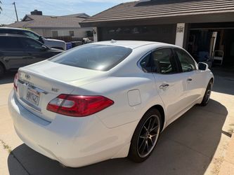2011 Infiniti M37