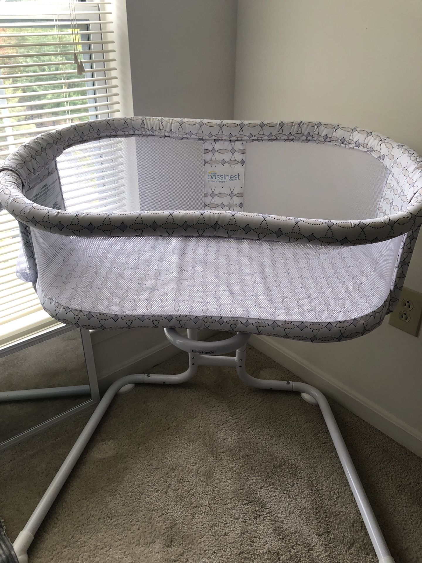 Halo bassinet