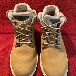 Women Timberland boots Sz 4