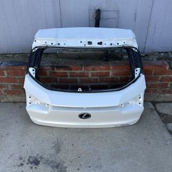 Lexus UX250h 2021-2022 Tailgate