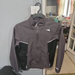 The North Face Jacket. For Boys Size 14/16 In really good shape. 