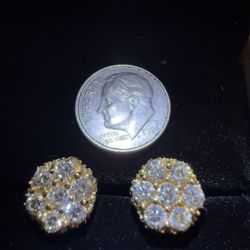 Round Diamond Cluster Stud Earrings 