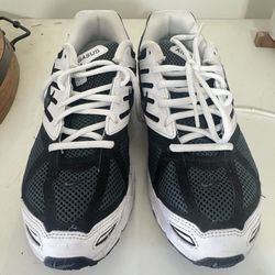 Nike women’s size 8 Men’s size 6