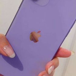 IN BOX NEVER OPENED IPHONE 11 64g