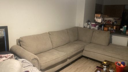 L shape couch 2 peice