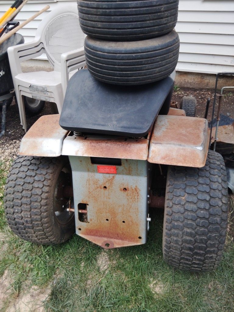 Craftsman Tractor 18 Good Condition