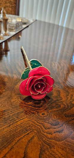 24K Gold Diped Real Rose / Gift / Love / Anniversary / Birthday / Unique / Floral / Decorative / Decor / Roses