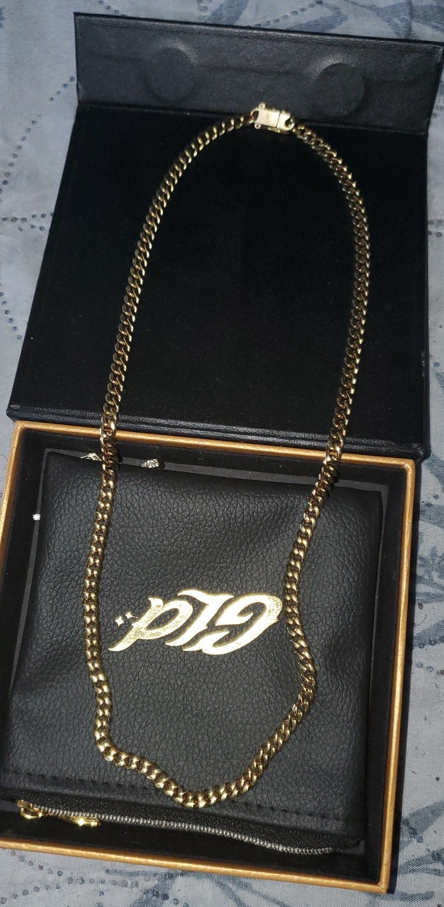 GLD chain + Pendant