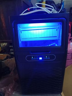 Industrial ice maker