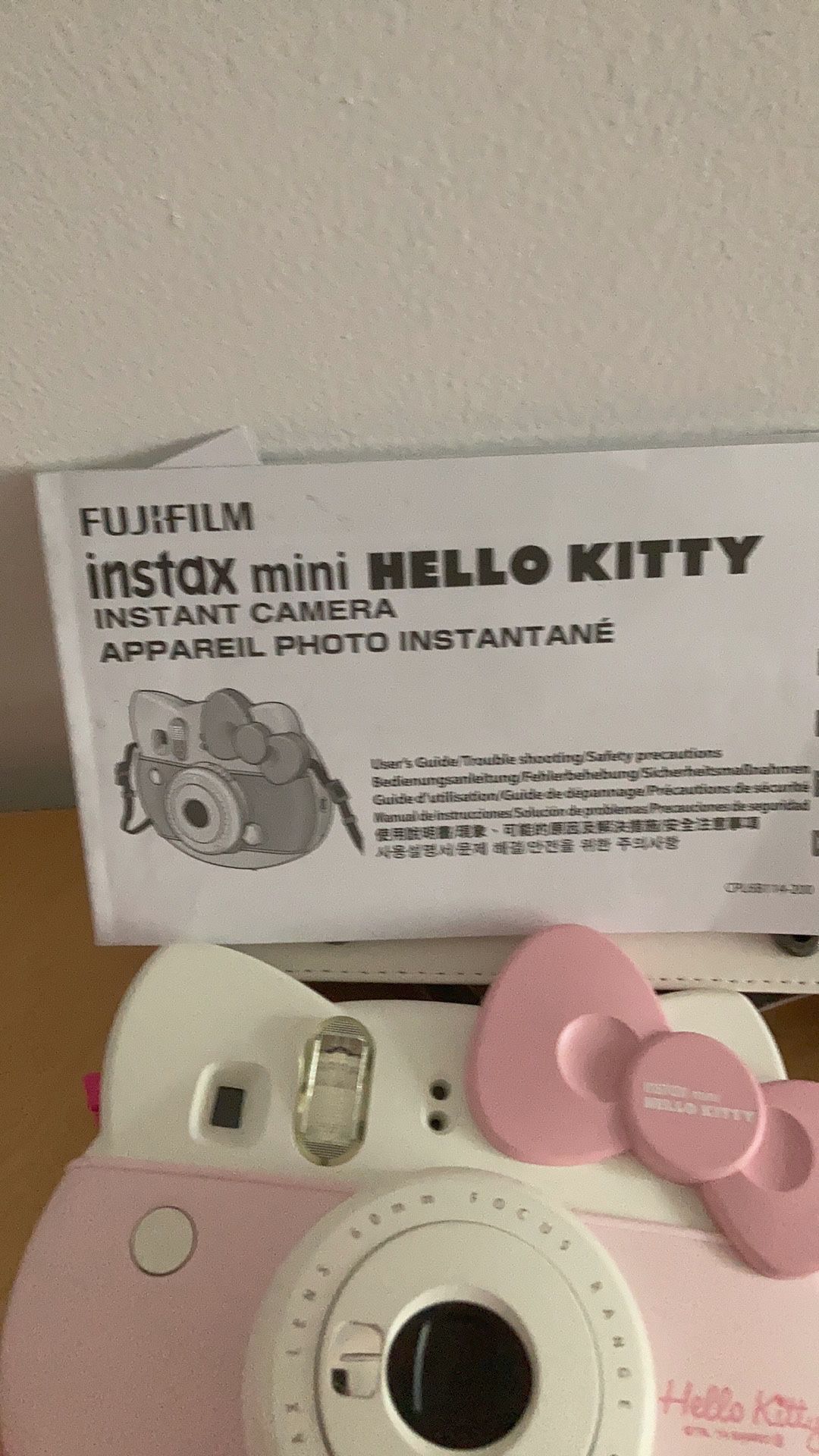 Hello kitty instax camera with case