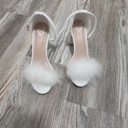 Never Worn WINSDOR heels