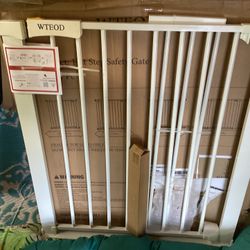 Pet Baby Gate White 30” H 29” to 37” W Never Used 900