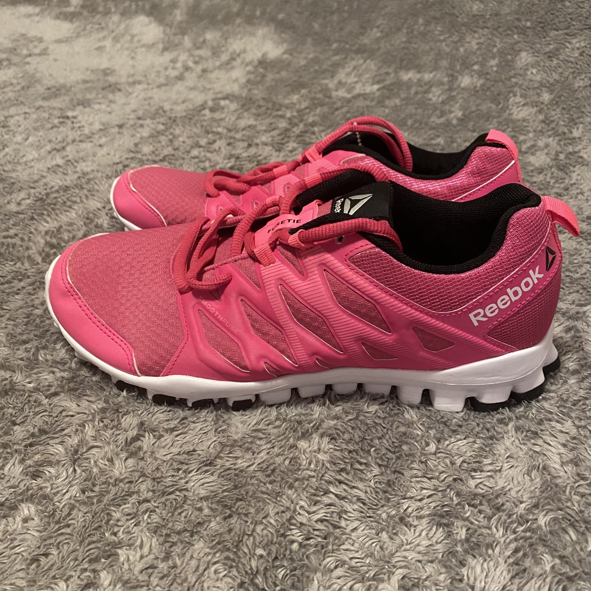 Reebok Fusetie Athletic Shoes Women’s Size 9 Hot Pink