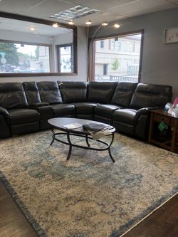 Grey sectional 40$ down Reclining Automatic