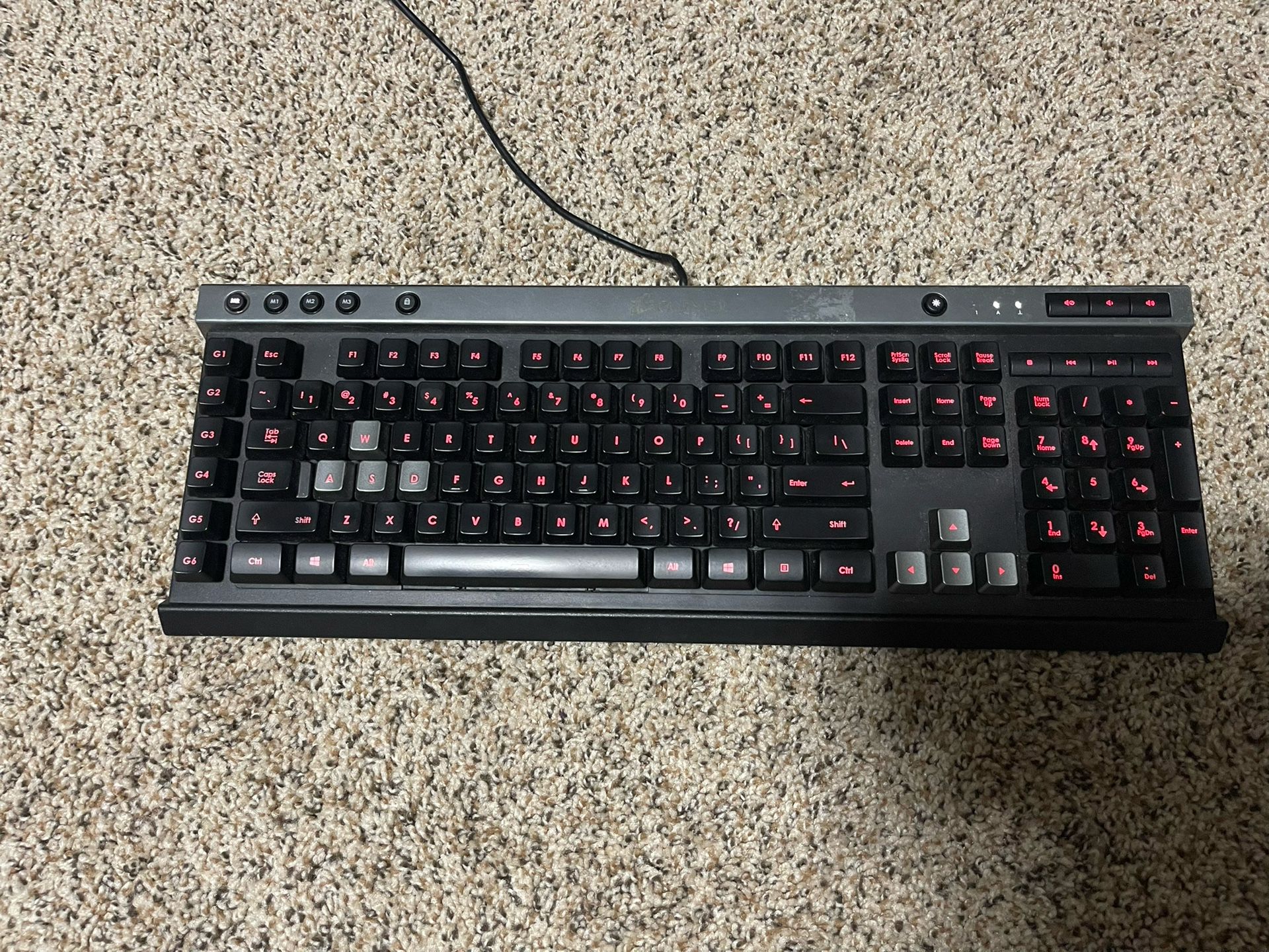 Corsair Raptor K30 - Red LED Backlight