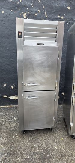 TRAULSEN STAINLESS STEEL 1 DOOR COOLER