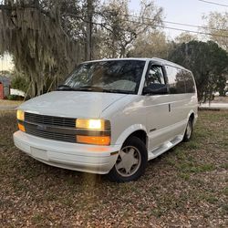 2000 Chevy Astro van
