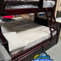 Spacious Twin Full Bunk Bed Pinewood 🚚