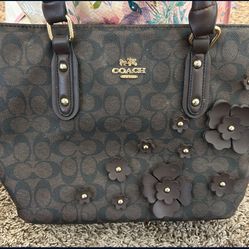 Leather Coach Tote With Matching Hoop Earrings 