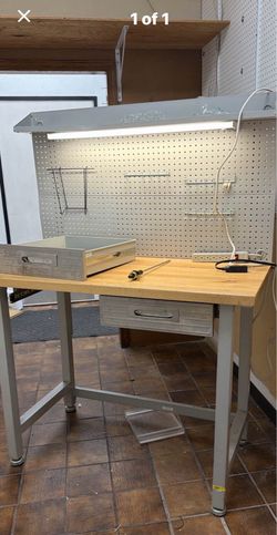 Hardwood High table