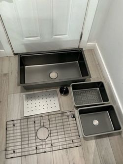 Black kitchen sink new 32 W x 28 L x 9 D inches