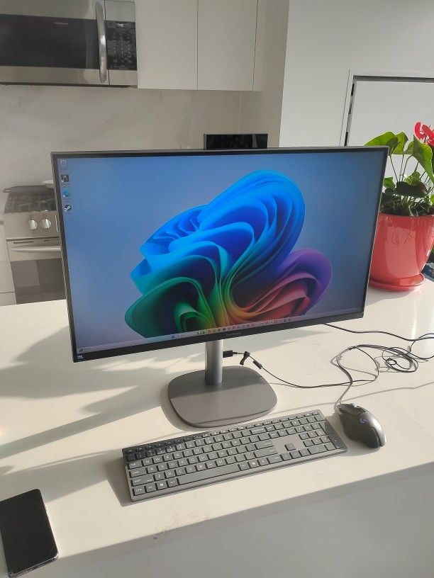 Brand New HP OmniStudio X All In One Pc