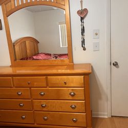 Drawers With Mirror Attached 