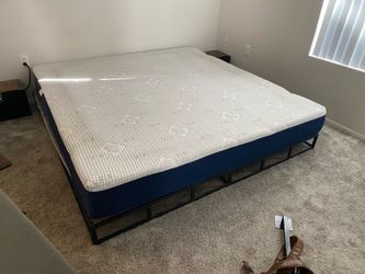 King bed with 2 end tables