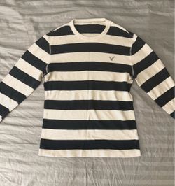 3 American Eagle outfitters Size Medium Shirt Bundle