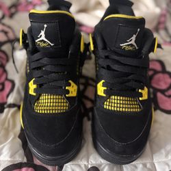 Jordan 4 Retro Thunder 2023