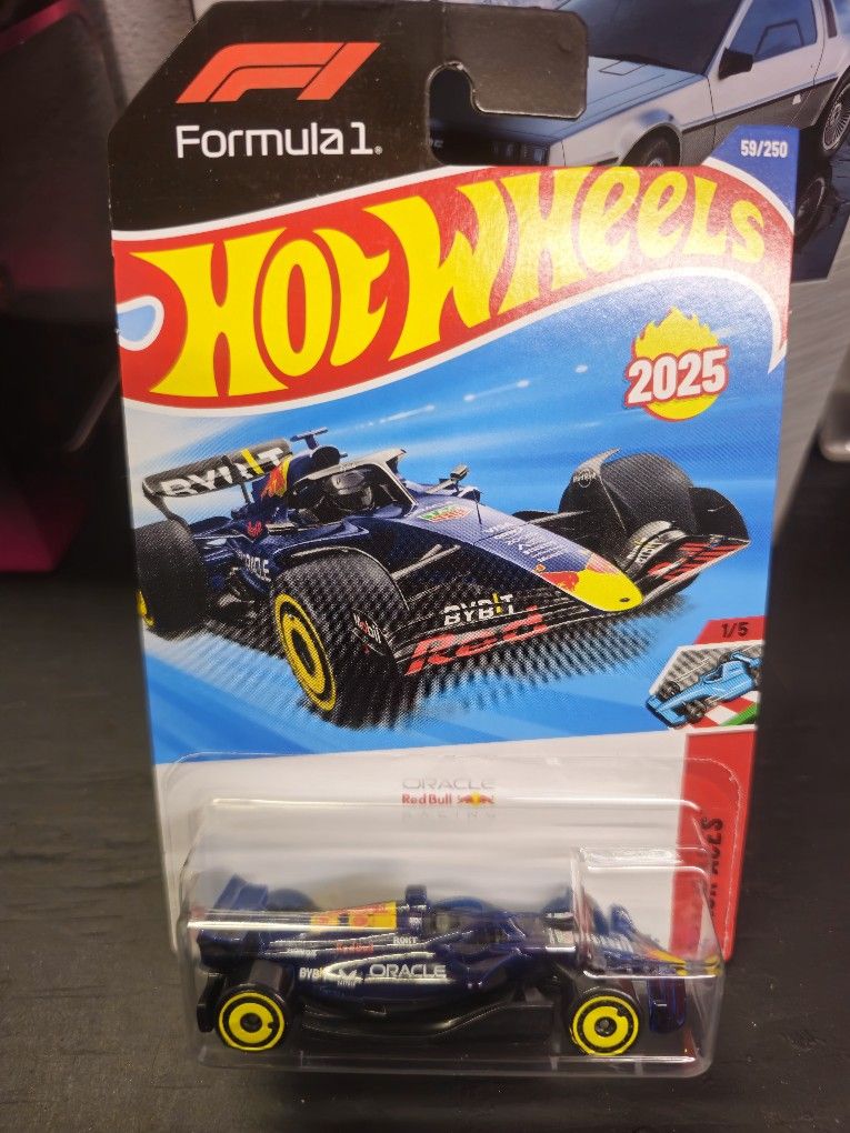 Hot Wheels 2025 C Case Oracle Red Bull Racing Formula 1