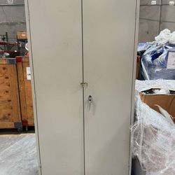 Sandusky Metal Welded Sturdy Stand Alone Lock with Key Storage Cabinet Shelved