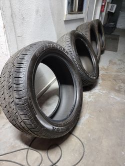 4 almost New Dunlop Grandrtrek tires
