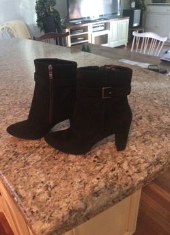 Jones New York black boots