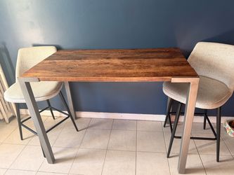 Dinning table /Swivel Chairs