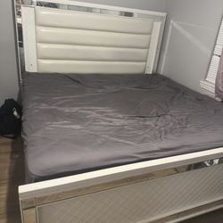 King bed & night Stand