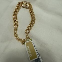 Pretty Stuff! Brand New With Tag ( Ask For Price) 