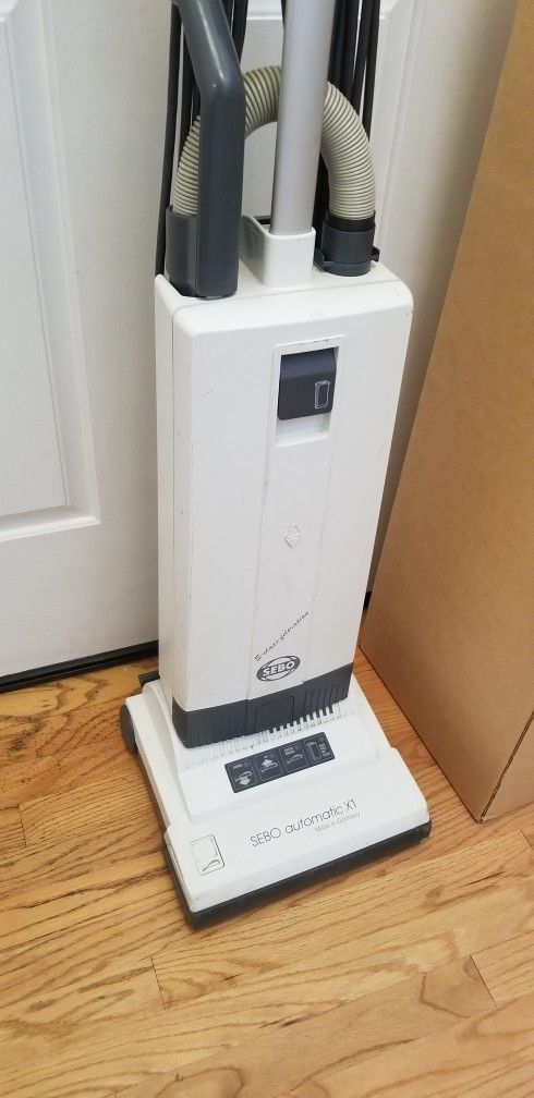 NEW cond   SEBO VACUUM  , WORKS EXCELLENT  , IN THE BOX  , Made IN GERMANY 