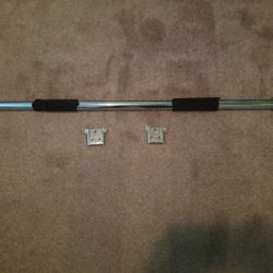 Adjustable Width Pull Up Bar