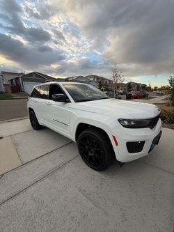 22” Gloss Black Wheels & Tires – Set of 4 – Jeep