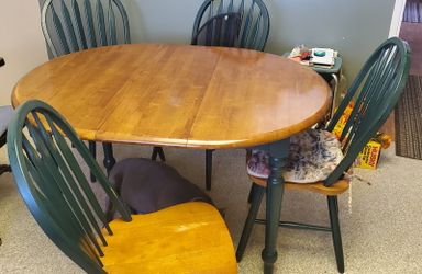 Farmhouse/ Country style Wooden Dining Table and 4 Chairs Set