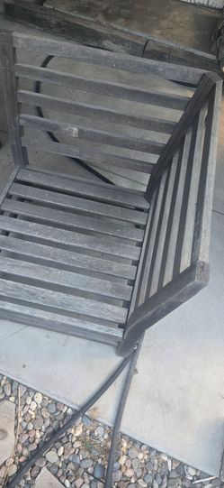Corner outdoor chair