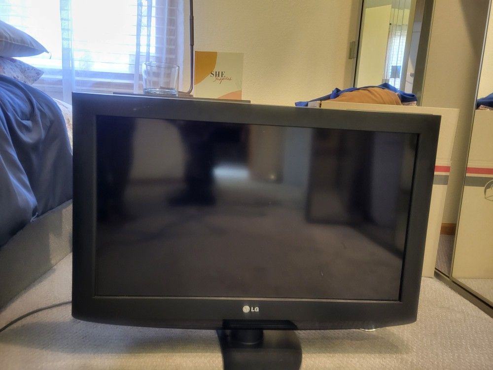 32 in Like New TV