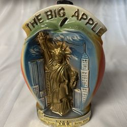 Jim Beam ™️ Decanter 1979 Big Apple “Twin Towers”