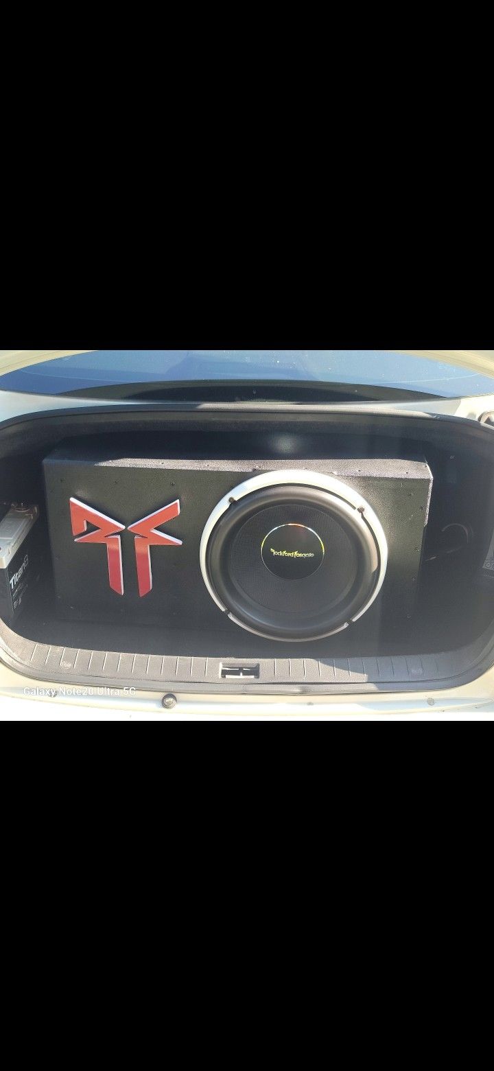 Rockford Fosgate  T2S1 -13 Inch Subwoofer Barely Used Excellent Condition 