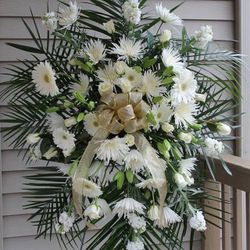 Funeral Floral Arrangements/ Arreglos Florales De Funeral