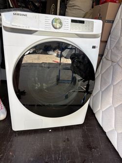 Washer dryer set