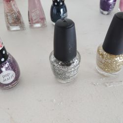 pinturas de uñas $1.50 cada una 