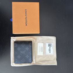BRAND NEW Authentic Beautiful Mens Louis Vuitton Monogram Wallet